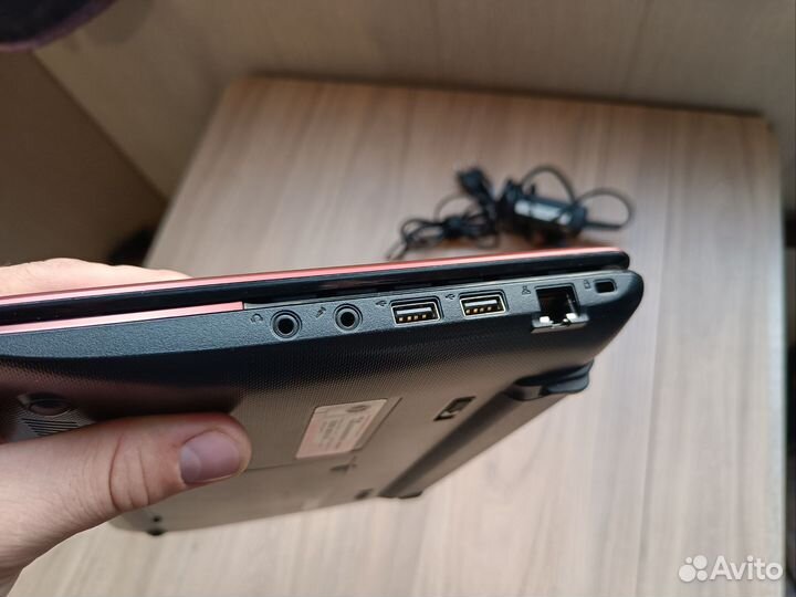 Нетбук asus Eee PC 1215N