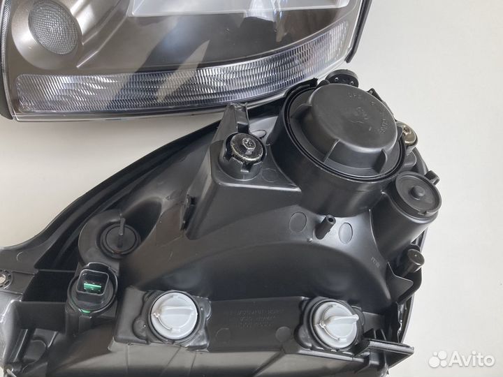 Фара (комплект) Hyundai Tucson 2004-2009