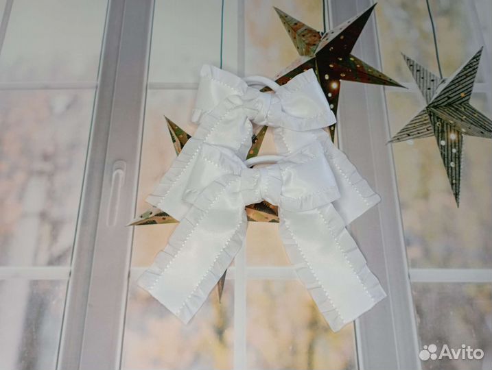 Белые бантики ручной работы