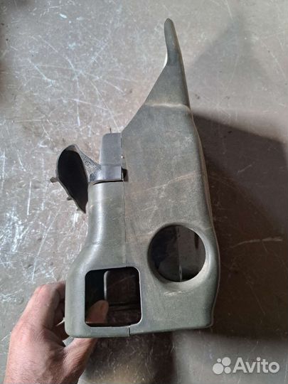 Кожух рулевой колонки на Volvo S80