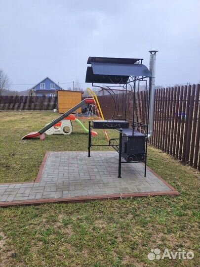 Кованый мангал с крышей