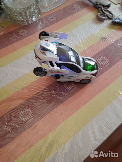 Машинка-робот музыкальная