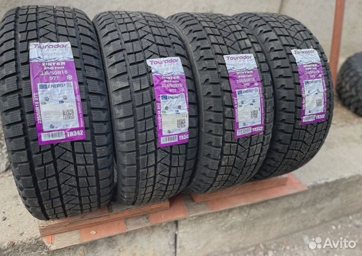 Tourador Winter Pro TSS1 235/50 R18 98