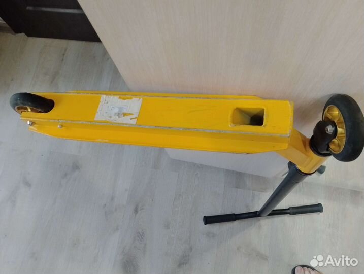 Трюковой самокат почти новый