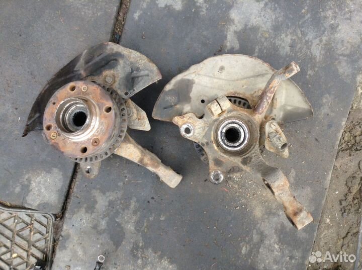 Кулак повторный Пассат Б3,Б4 разборка