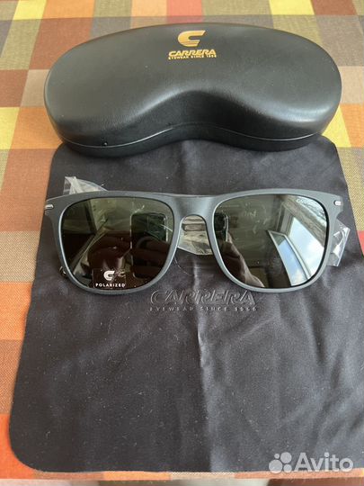 Солнцезащитные очки Carrera