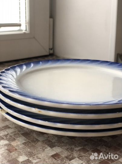 Набор тарелок