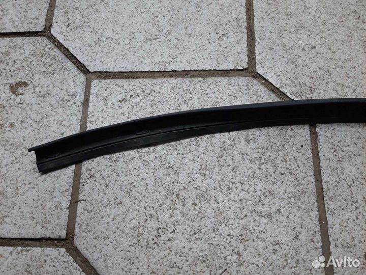 Уплотнитель двери Рено Дастер