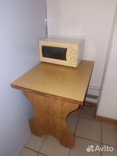 Продам стол