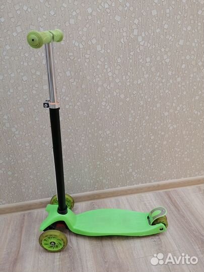Детский трёхколёсный самокат