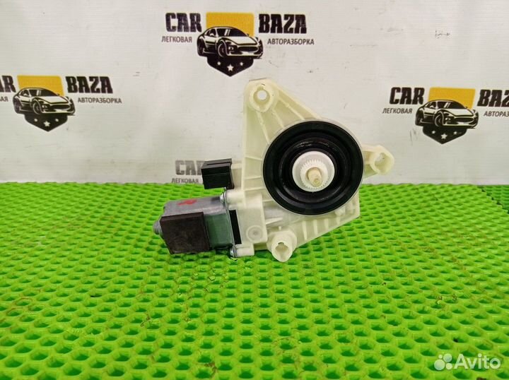 Моторчик стеклоподъемника задний правый R