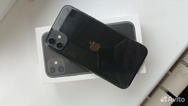 iPhone 11, 64 ГБ