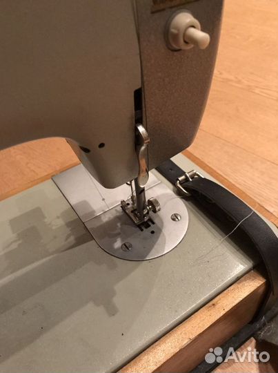 Швейная машина Чайка