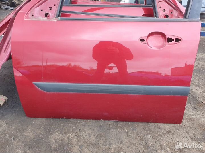 Дверь передняя левая Ford Focus I Форд Фокус 1 сед