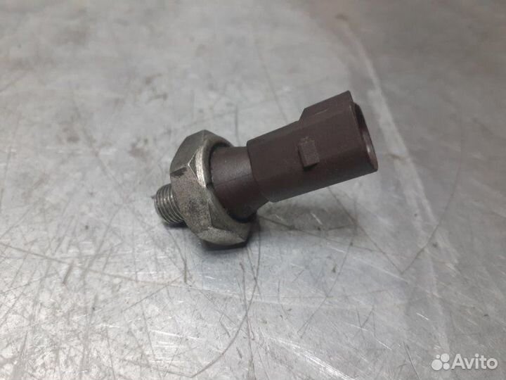 Датчик давления масла Skoda Octavia (A4 1U)