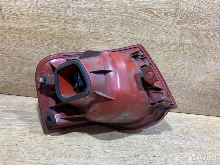 Фонарь задний правый VW Passat B6 Арт. 110697