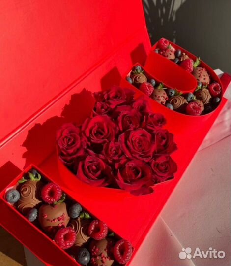 Композиции клубники в шоколаде