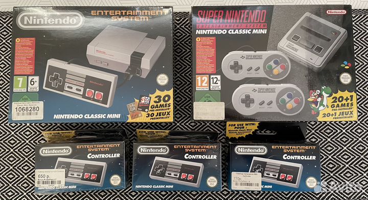 Продается комплект snes Classic,NES Classic,3 пада