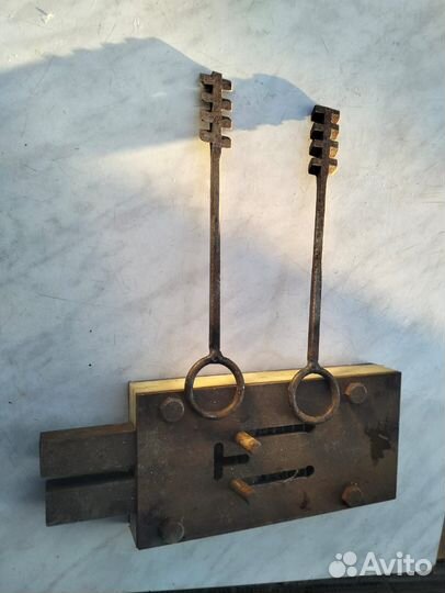 Замок гаражный реечный