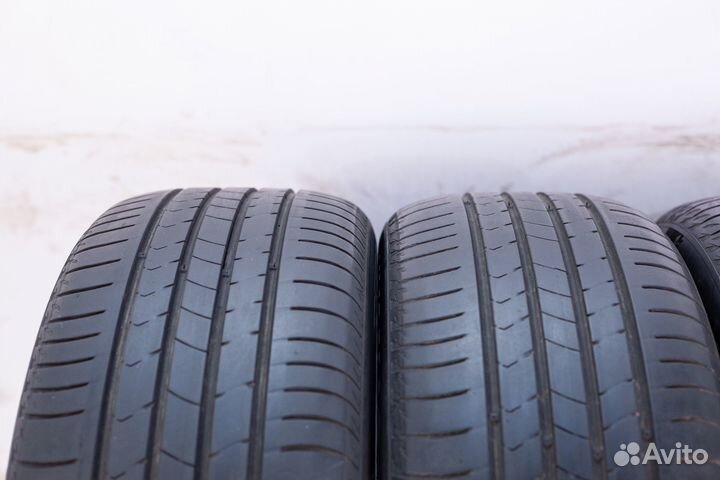 Kumho Ecsta HS51 215/55 R17 94V