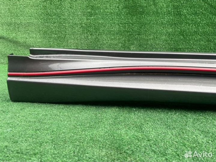 Накладка на порог правая Nissan Juke F15 2010-2020