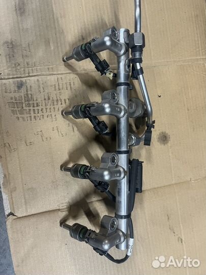 Топливная рампа на Мерседес W204 w212 M271