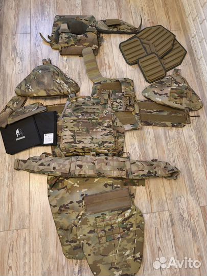 Бронежилет с дополнительными модулями защиты