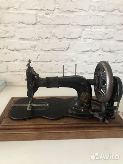 Швейная машинка антикварная Singer