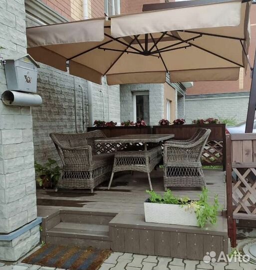 Уличные зонты для летнего кафе и ресторана