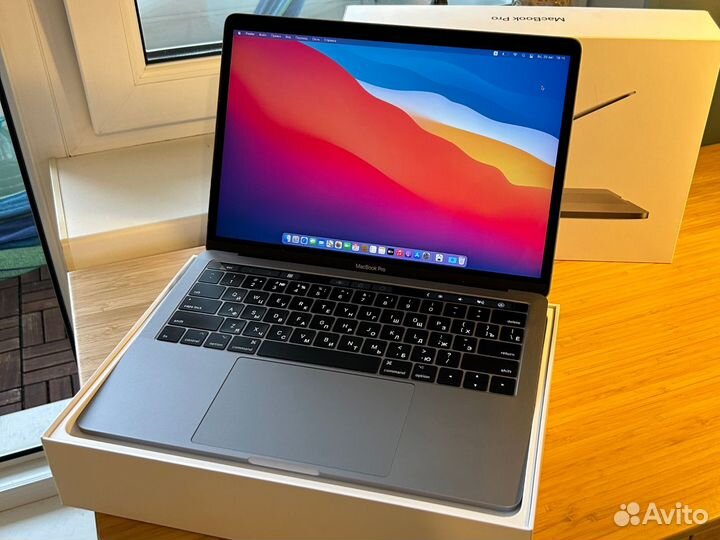 Apple Macbook Pro 13 (8GB, 512GB SSD)