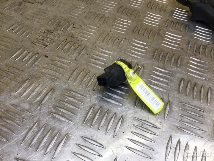 Датчик детонации Renault Megane h7700732262 K4m708