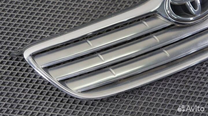 Решетка радиатора Toyota Corolla NZE121