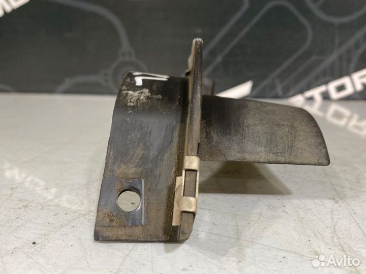 Щиток задний левый Audi A4 B6 ASN 2004