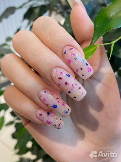 Маникюр в студии