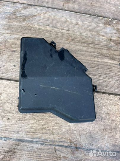 Крышка блока предохранителей Honda Civic 4D 1.3