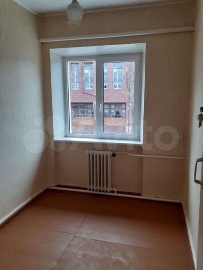 Комната 24 м² в 5-к., 2/2 эт.