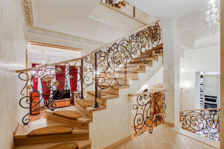 Дом 500 м² на участке 6 сот.