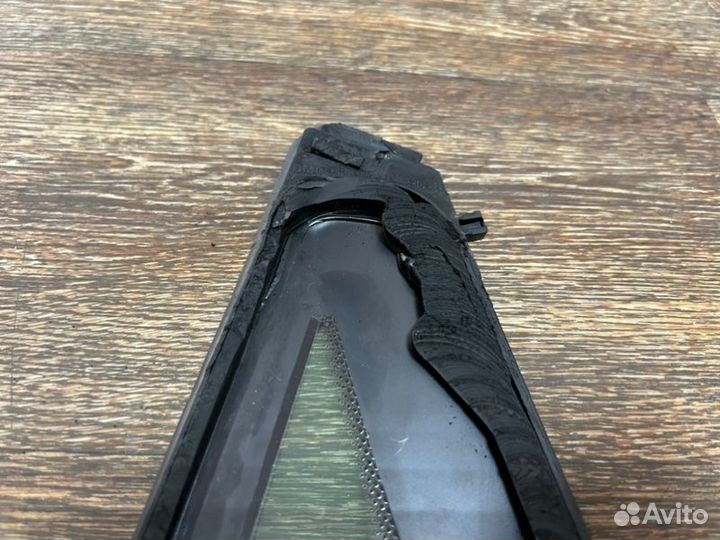 Стекло двери прав. зад. BMW X6