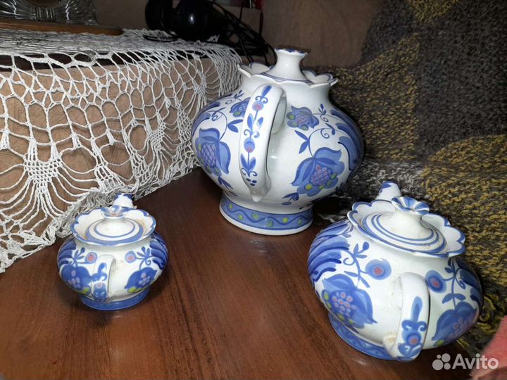 Набор чайников,чашек