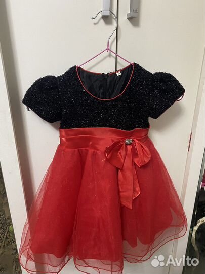 Платье для девочки праздничное