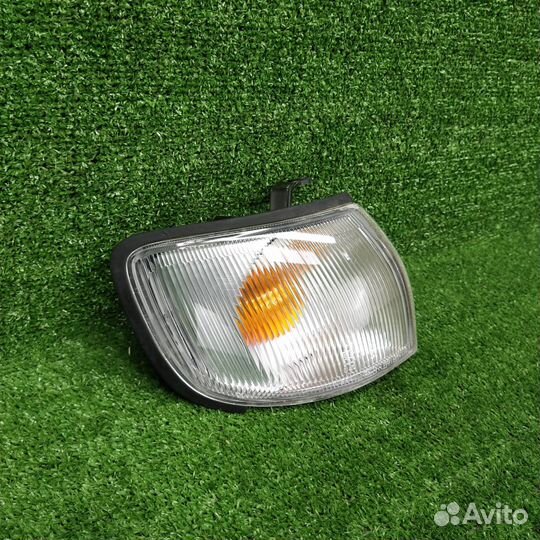 Поворотник правый Nissan Maxima A32 1998 SK-76980