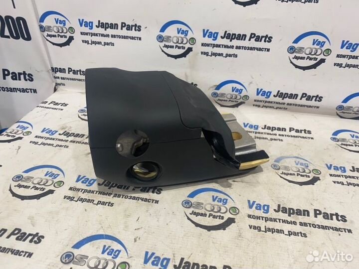 Кожух рулевой колонки Audi A4 B6 AMB 2004