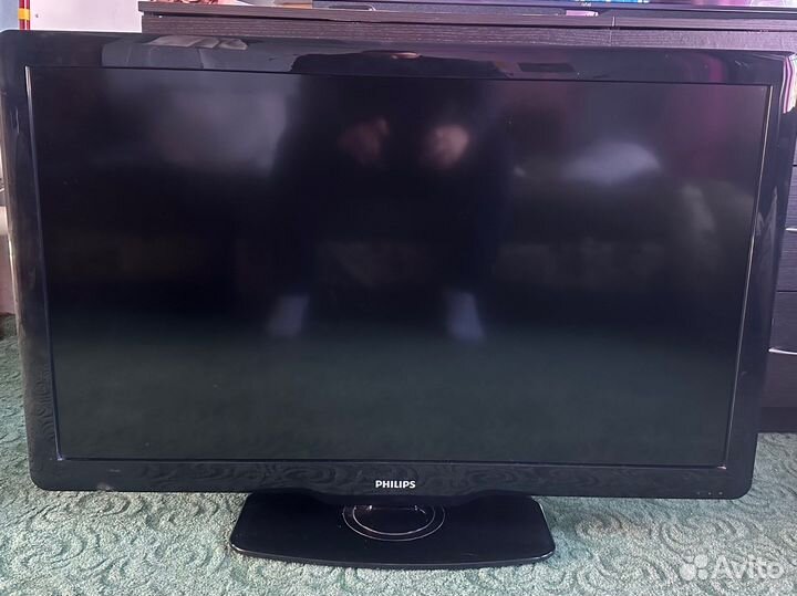 Телевизор Philips с Ж/К экраном 42PFL3606H/60