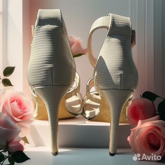 Стильные босоножки на каблуке 36 р новые