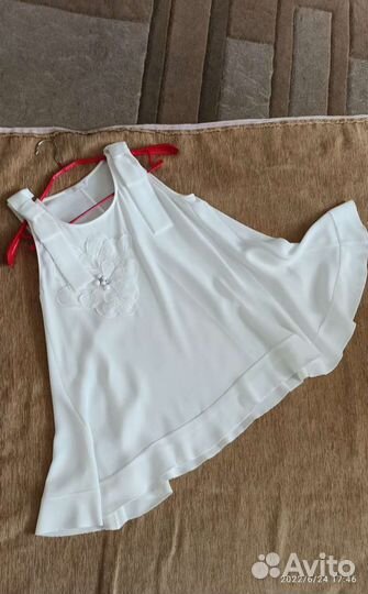Блузки:нарядная белая с бантами р 44,46и цветком