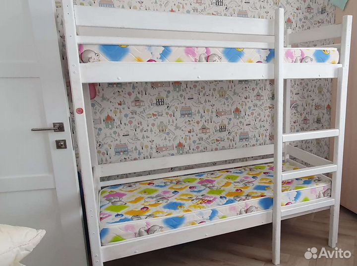 Двухъярусная кровать бу с матрасами