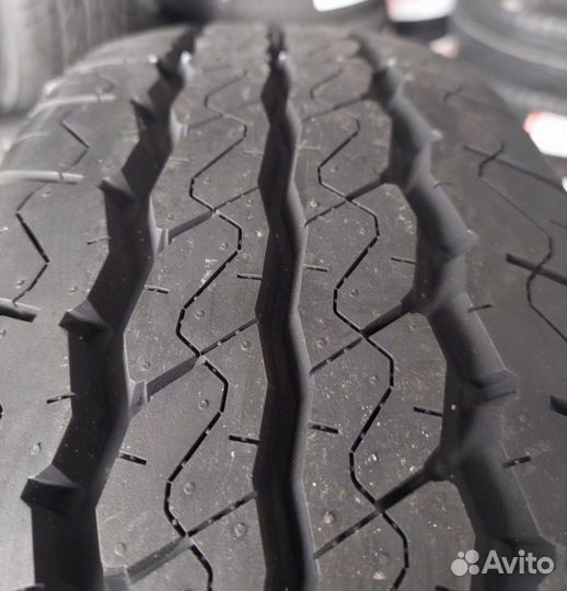 Maxxis Vansmart MCV3+ 215/70 R15C