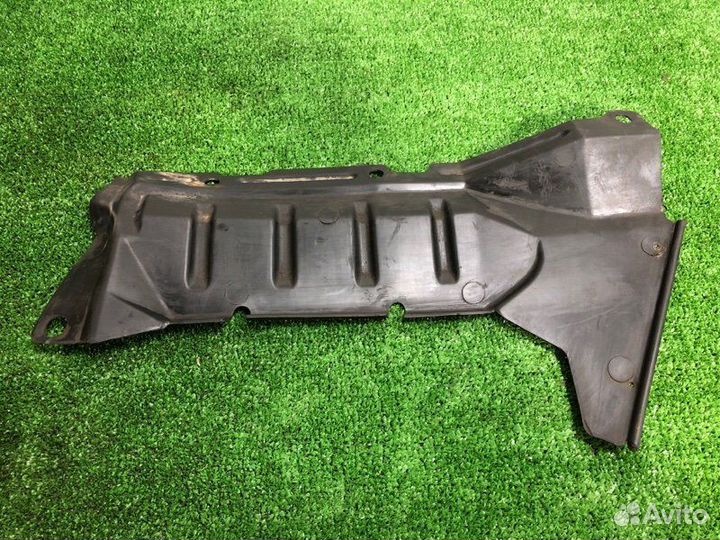 Пыльник бампера Nissan Almera N16 1.5 QG15 2005