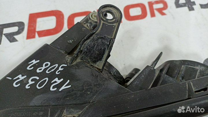 Фара головного света левая б/у для Toyota RAV4 (81