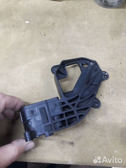 Мазда 3 корпус моторчика зеркала 13-19